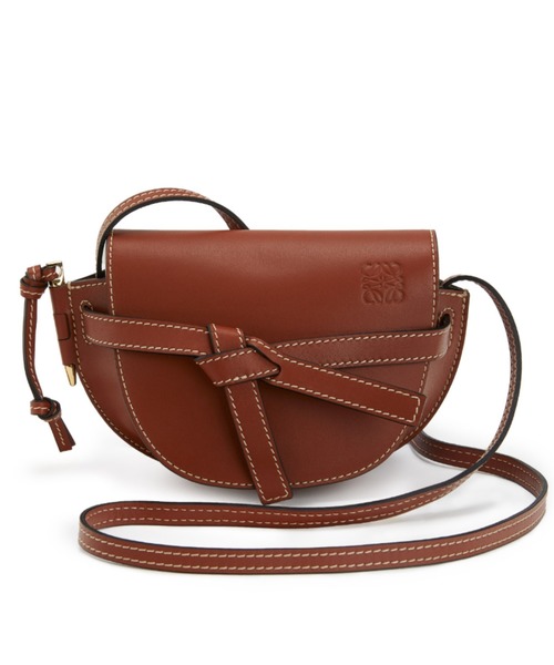 Loewe, a classic Spanish leather brand. Street Buzz Japan