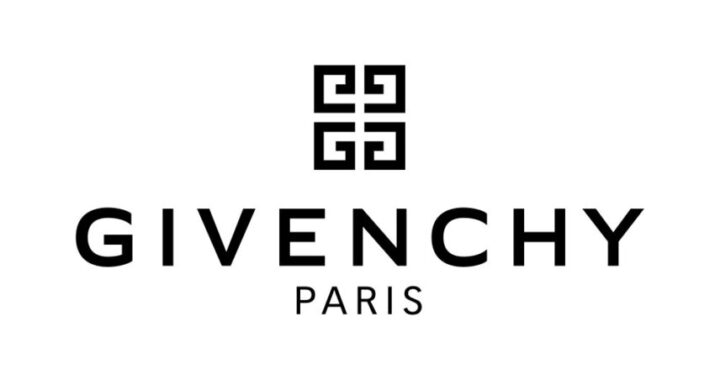 Called a child prodigy of fashion, he made a breakthrough into the world! Givenchy
